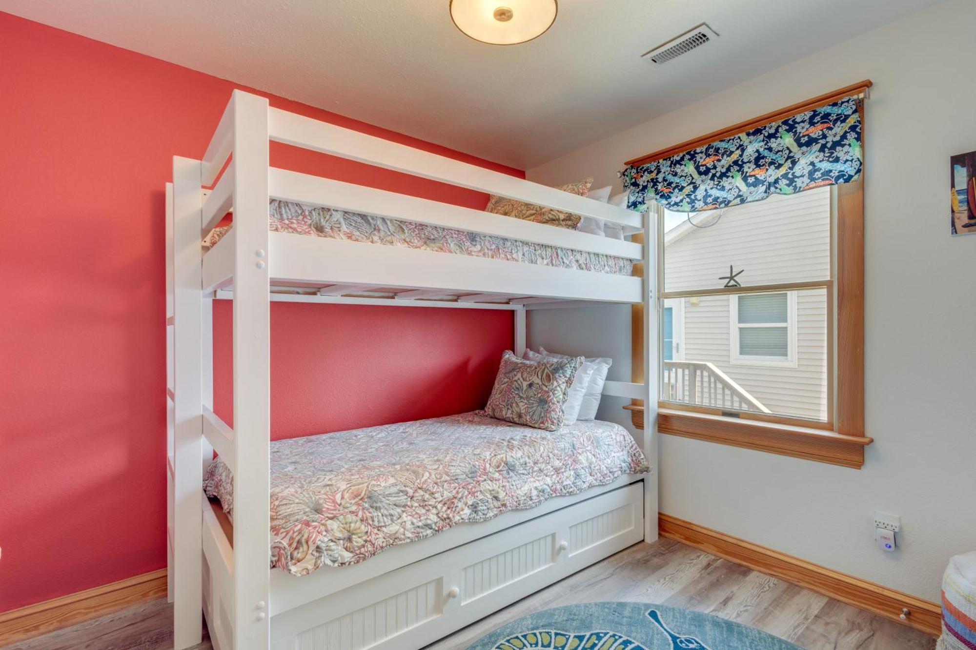 Coastal Home With Deck And Outdoor Shower Кил Девил Хилс Екстериор снимка